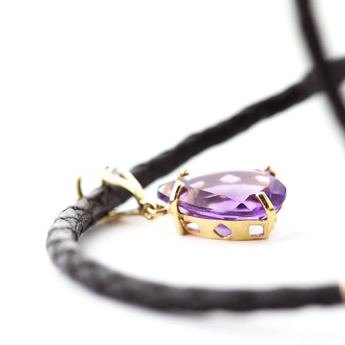 6.01 Carat 14K Solid Yellow Gold Magnitude Amethyst Diamond Necklace