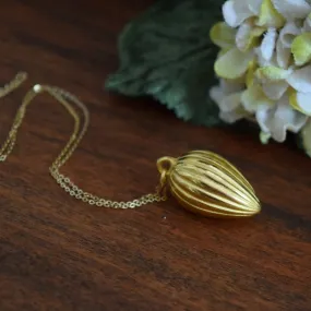 Edwardian Golden Pendant Necklace