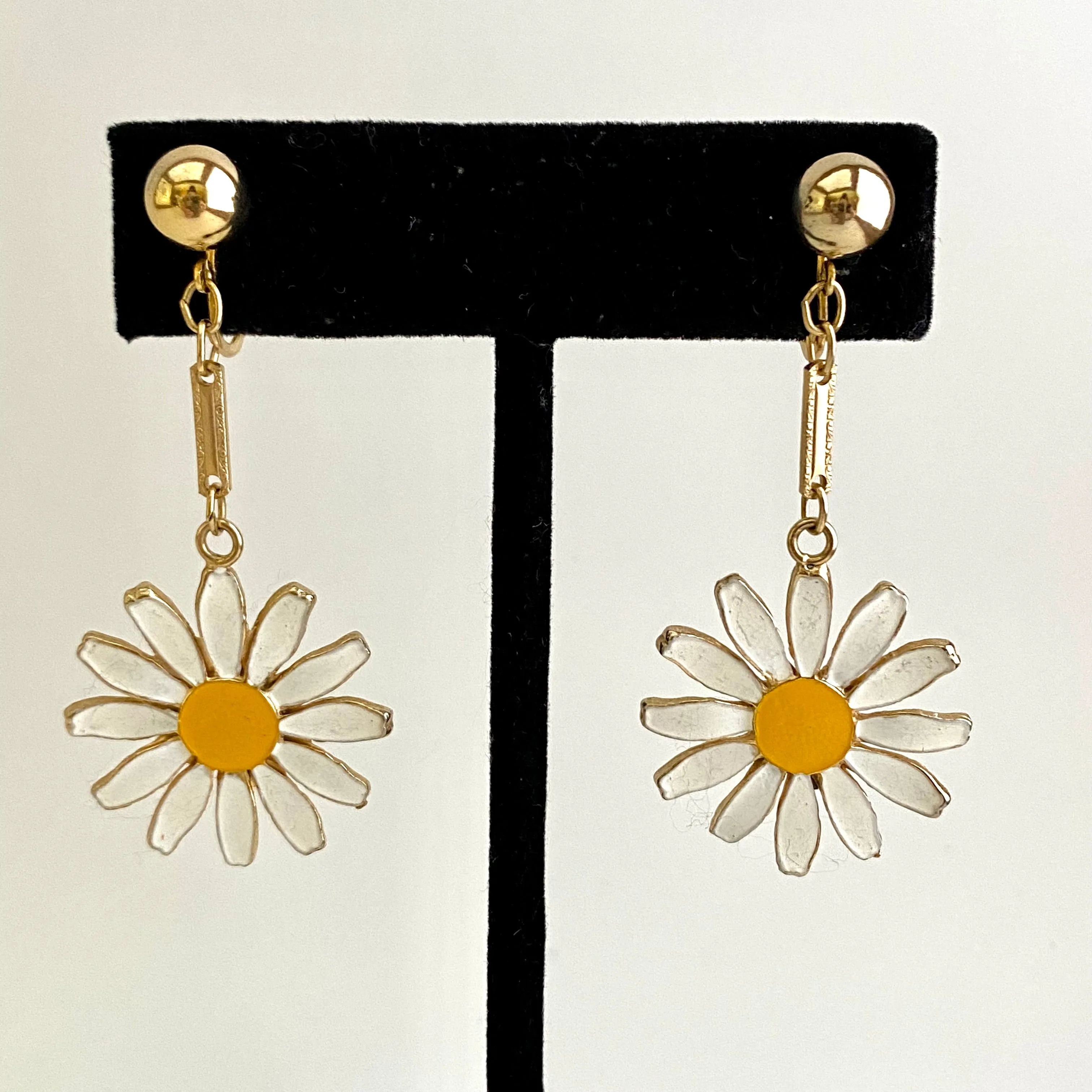 Late 60s/ Early 70s Accessocraft N.Y.C Daisy Enamel Earrings