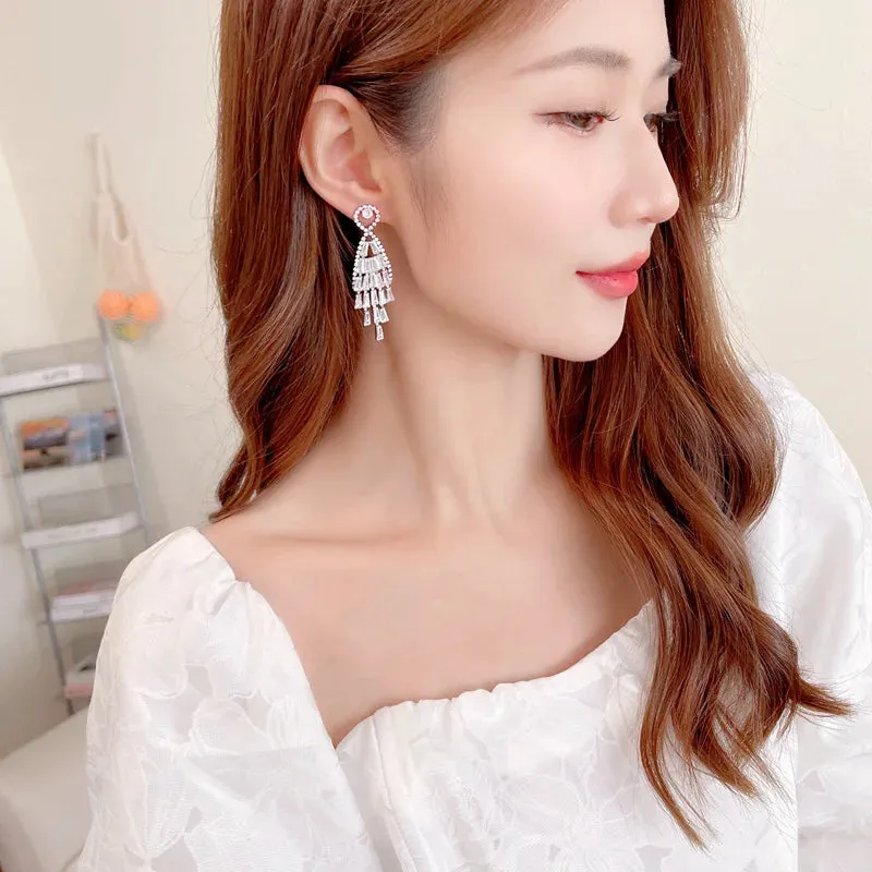 New fashionable Cubic Zirconia earrings, wedding bride's jewelry, super sparkling long tassel earrings LYX252