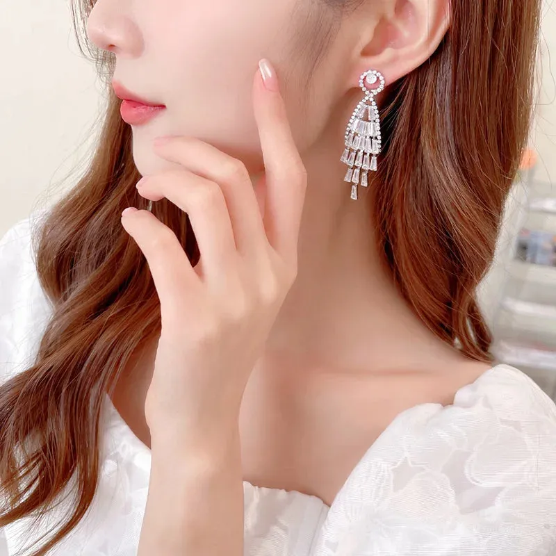 New fashionable Cubic Zirconia earrings, wedding bride's jewelry, super sparkling long tassel earrings LYX252