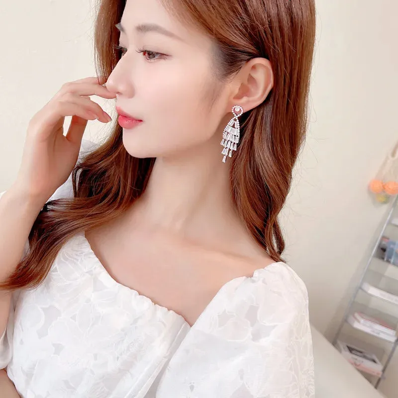 New fashionable Cubic Zirconia earrings, wedding bride's jewelry, super sparkling long tassel earrings LYX252