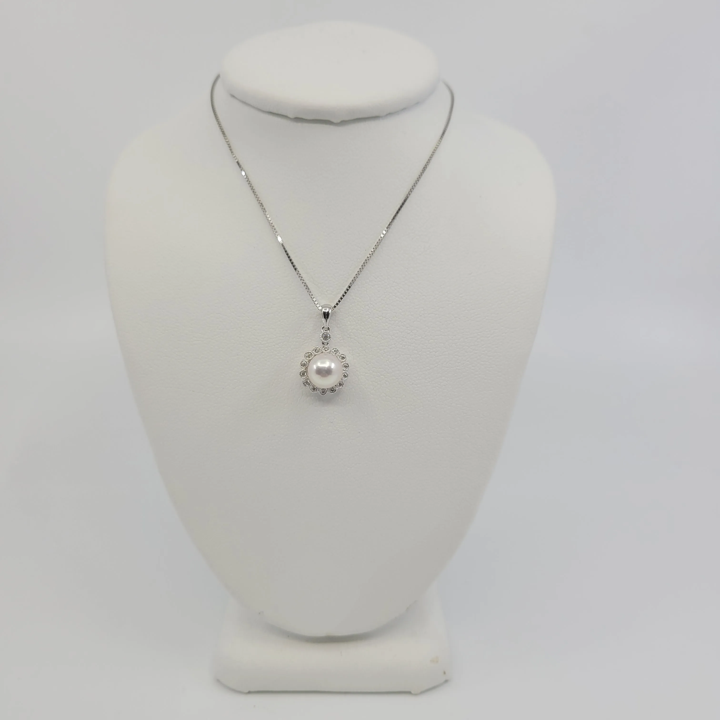 Pearl and Diamond Necklace