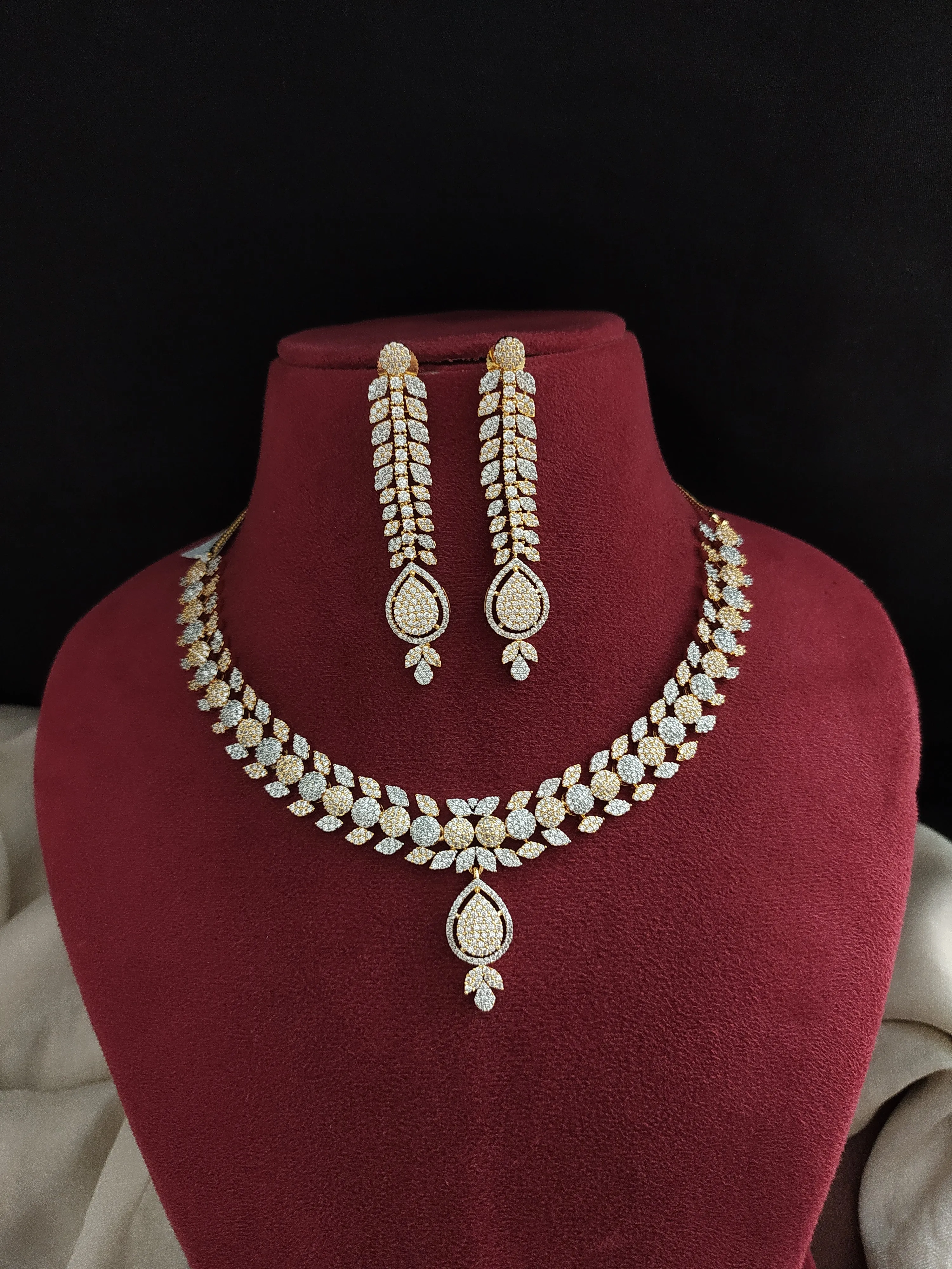 Shimmering elegance Dual Plated Zircon Necklace Set